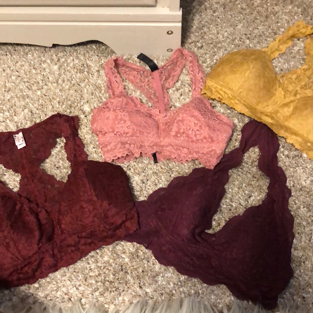 Lot of 4 bralletes